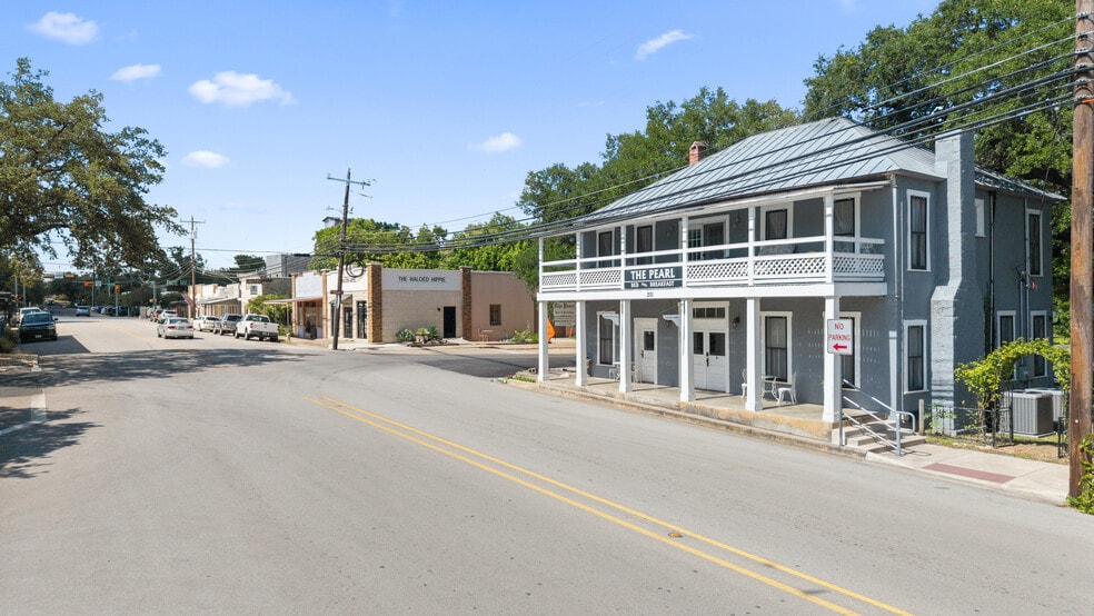 201 Nugent Ave ave, Johnson City, TX à vendre - Photo de l’immeuble – Image 3 sur 50