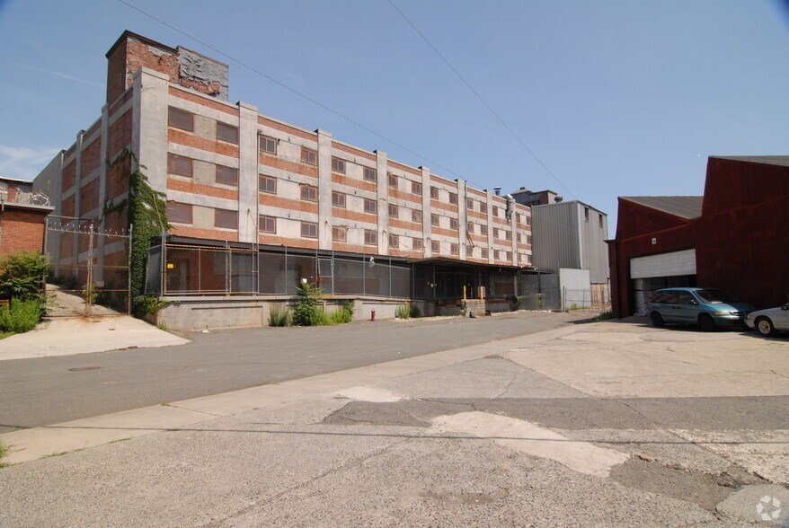 2-20 Brighton Ave, Passaic, NJ à louer - Photo de l’immeuble – Image 2 sur 38