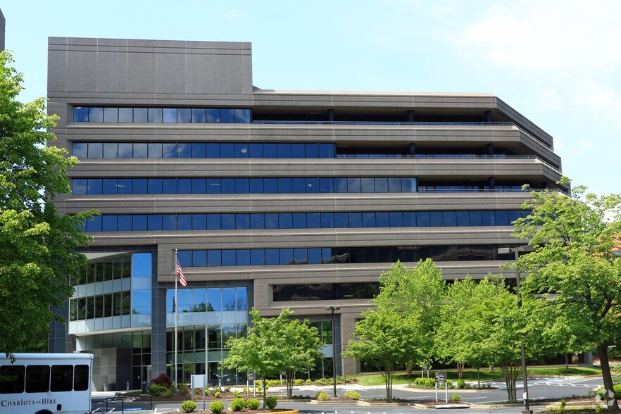 6130 Executive Blvd, Rockville, MD à louer - Photo principale – Image 1 sur 23