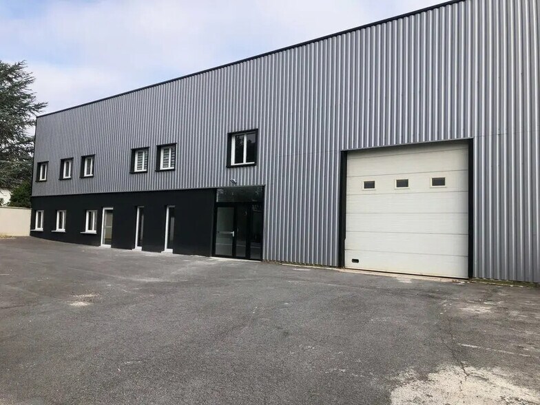 Bureau dans Reims à louer - Photo de l’immeuble – Image 1 sur 16