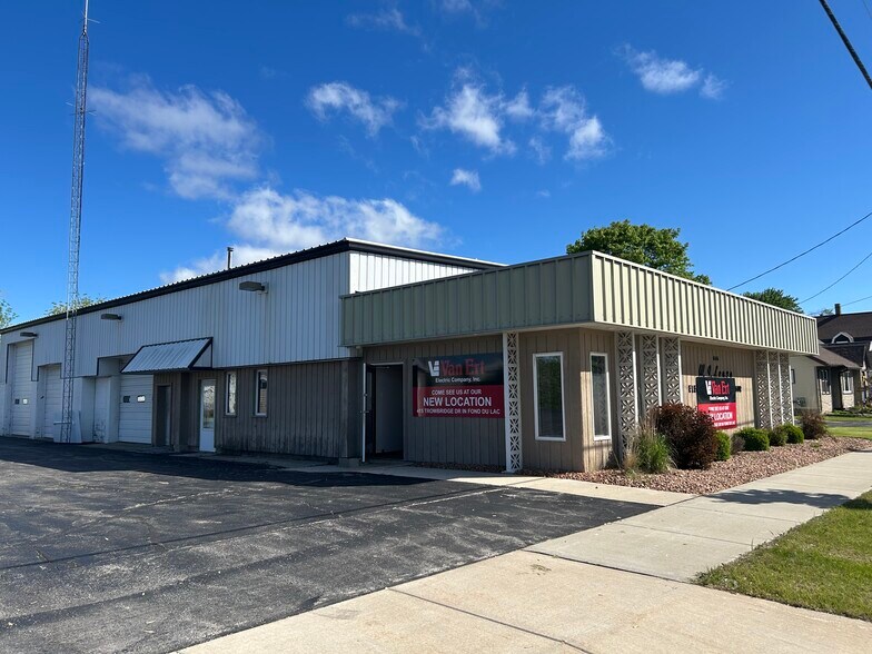 616 S Military Rd, Fond Du Lac, WI à louer - Photo de l’immeuble – Image 1 sur 8