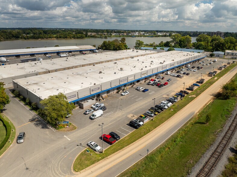 2400 Cantrell Rd, Little Rock, AR à louer - Photo de l’immeuble – Image 3 sur 7