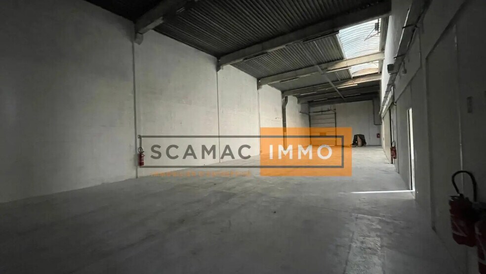 Industriel/Logistique dans Éragny à louer - Photo de l’immeuble – Image 3 sur 8