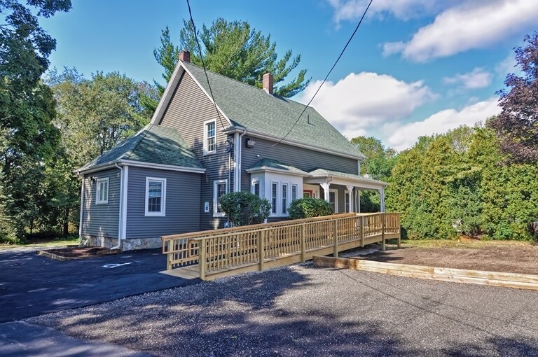 661 South St W, Raynham, MA à louer - Photo principale – Image 1 sur 14