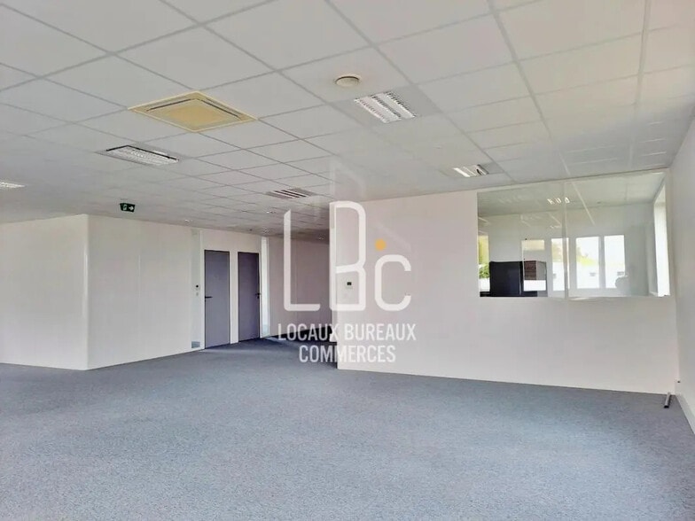 Bureau dans Saint-Herblain à vendre - Photo de l’immeuble – Image 2 sur 8