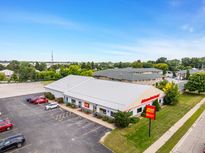821 Lime Kiln Rd, Green Bay, WI à louer - Photo de l’immeuble – Image 1 sur 23