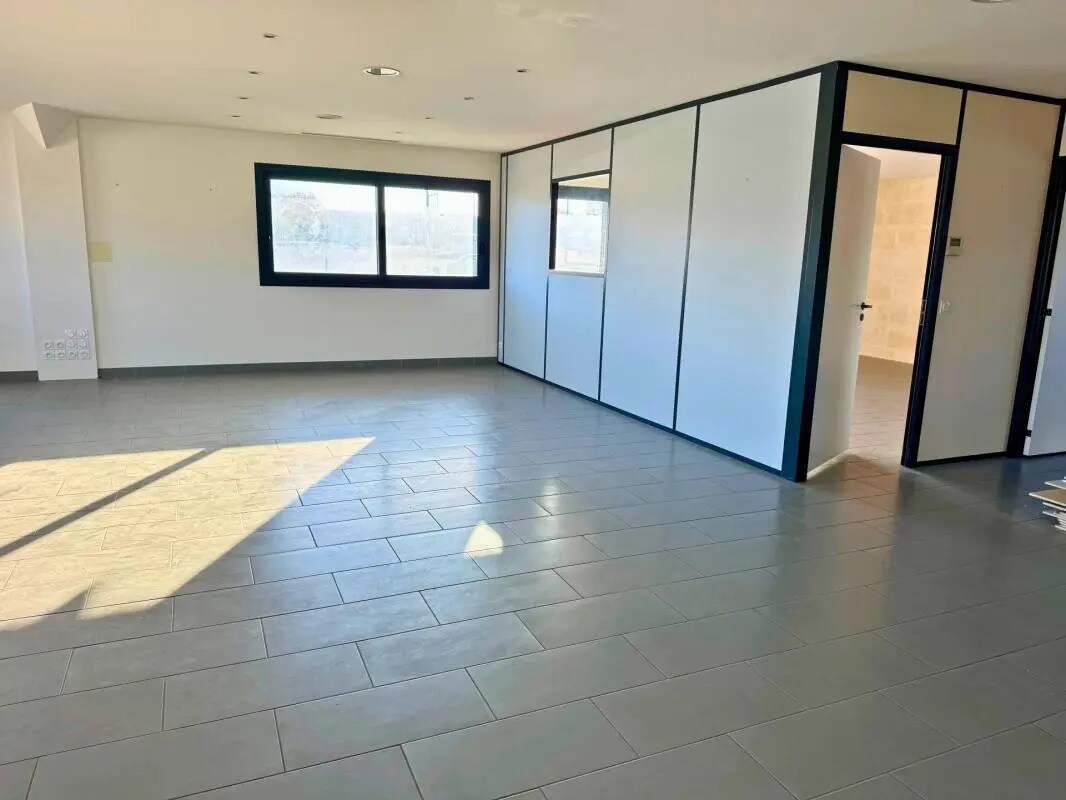 Bureau dans Bassens à vendre Photo intérieure– Image 1 sur 5