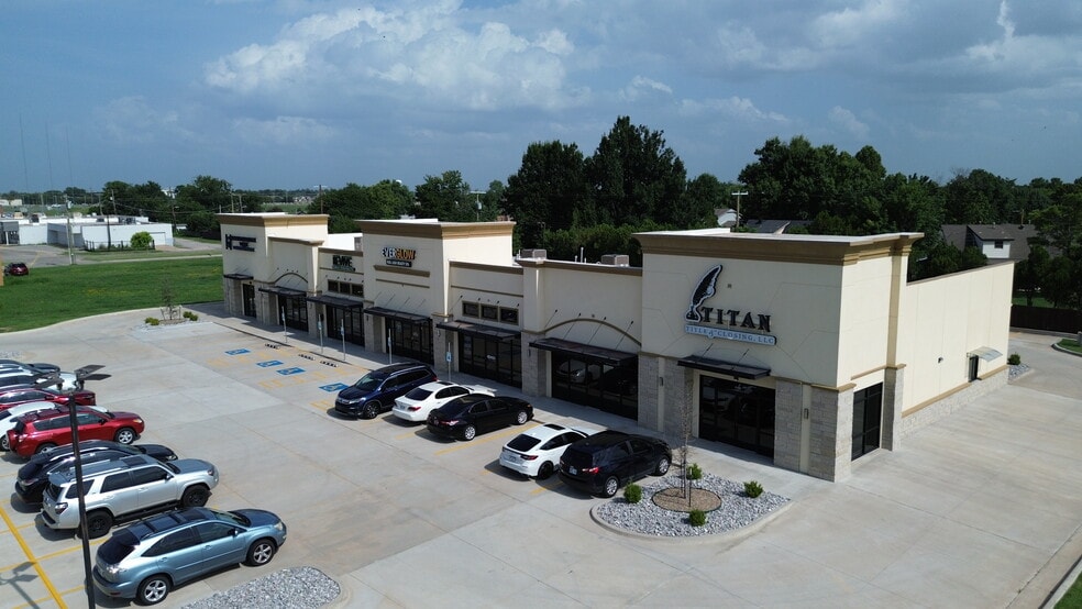 1008 SW 4th St, Moore, OK à vendre - Aérien – Image 3 sur 10