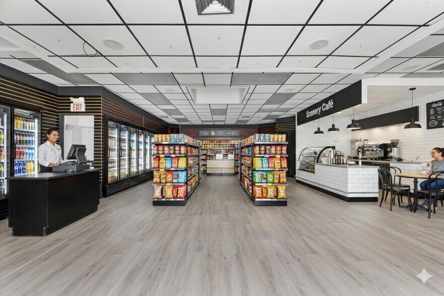 888 East Coast Ave, Lantana, FL à vendre - Photo de l’immeuble – Image 3 sur 10