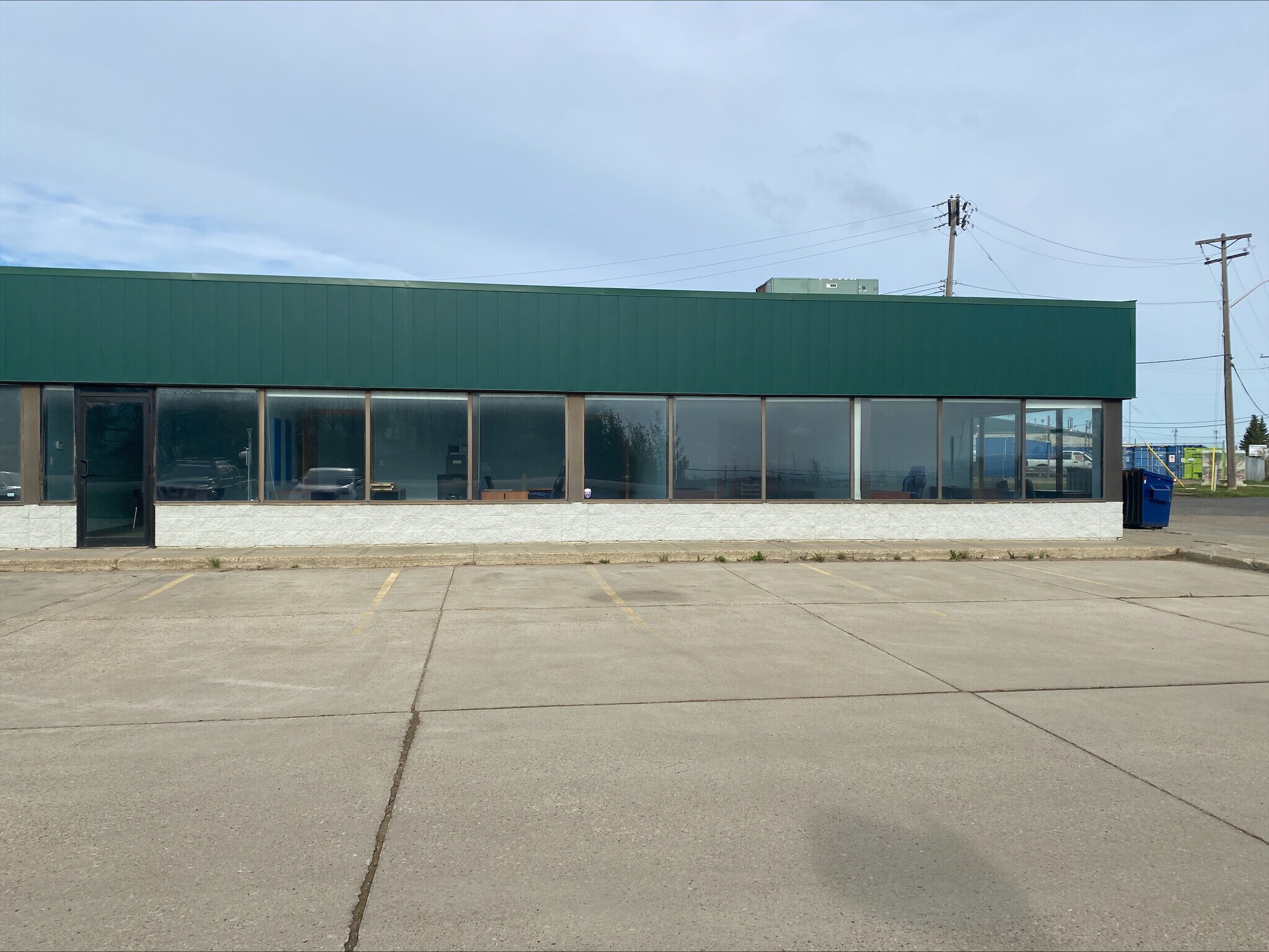 12834 163 St NW, Edmonton, AB à louer Photo de l’immeuble– Image 1 sur 2
