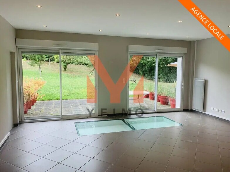 Bureau dans Villennes-sur-Seine à louer - Photo de l’immeuble – Image 1 sur 4