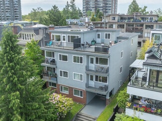 Plus de détails pour 2464 W 1st Ave, Vancouver, BC - Logement à vendre