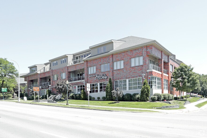 714 N Main St, Rochester, MI à louer - Photo principale – Image 1 sur 12