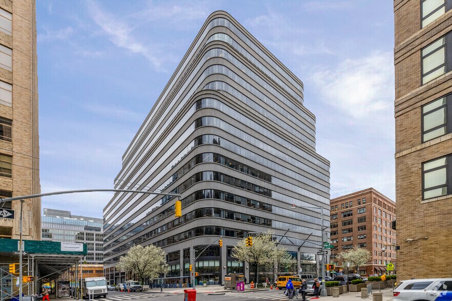 375 Hudson St, New York, NY à louer - Photo de l’immeuble – Image 1 sur 5