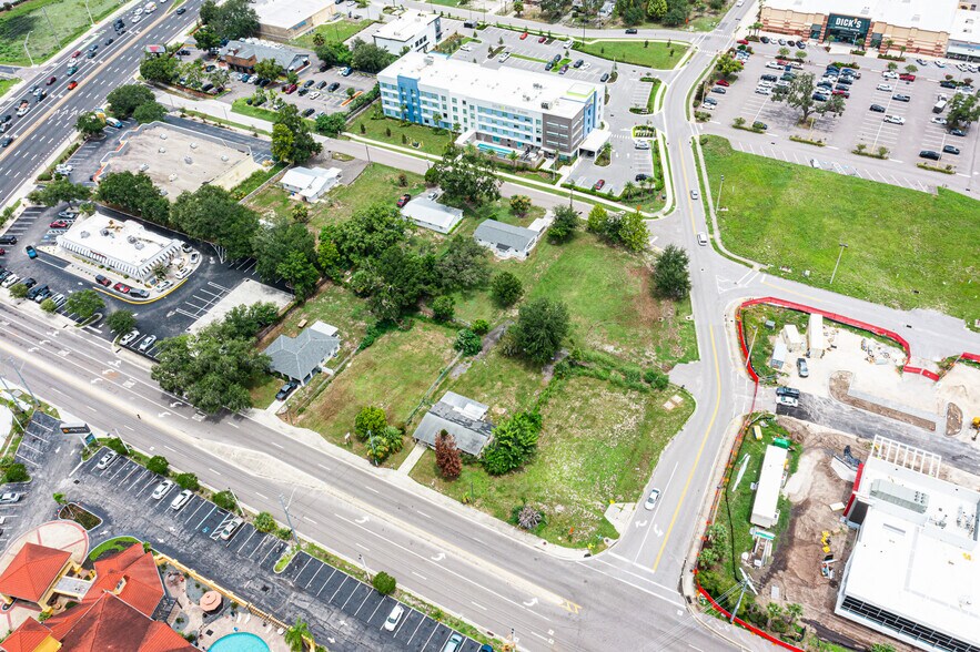 1009 Lakeland Park Center Dr, Lakeland, FL à louer - Photo de l’immeuble – Image 2 sur 7