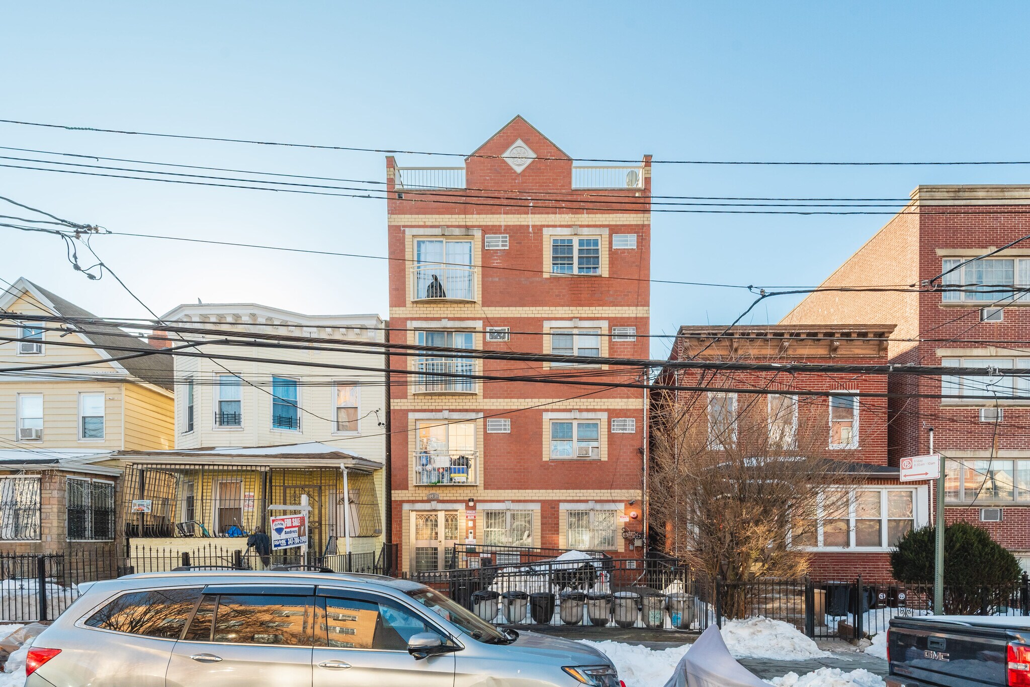 10430 39th Ave, Corona, NY à vendre Photo de l’immeuble– Image 1 sur 35