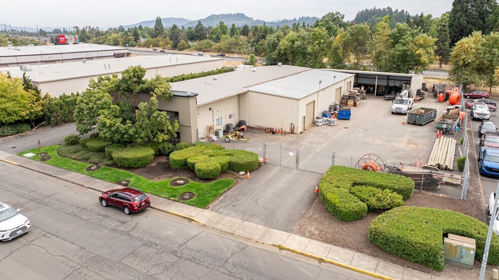 483 Shelley St, Springfield, OR à louer - Photo de l’immeuble – Image 3 sur 8