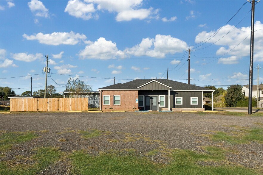 902 S Broadway St, La Porte, TX à vendre - Photo de l’immeuble – Image 1 sur 26