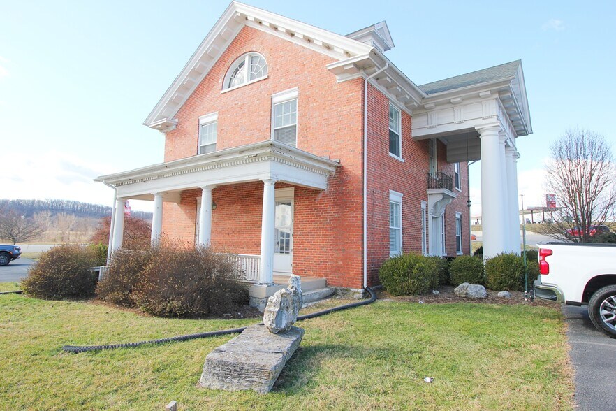 30 Ladd Rd, Fishersville, VA à louer - Photo de l’immeuble – Image 2 sur 7