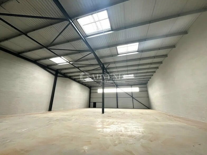 Local d’activités dans La Queue-en-Brie à louer - Photo intérieure – Image 3 sur 7