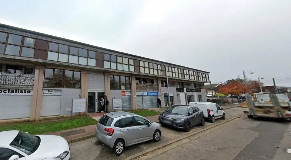 Bureau dans Saint-Étienne-du-Rouvray à vendre Photo de l’immeuble– Image 1 sur 9