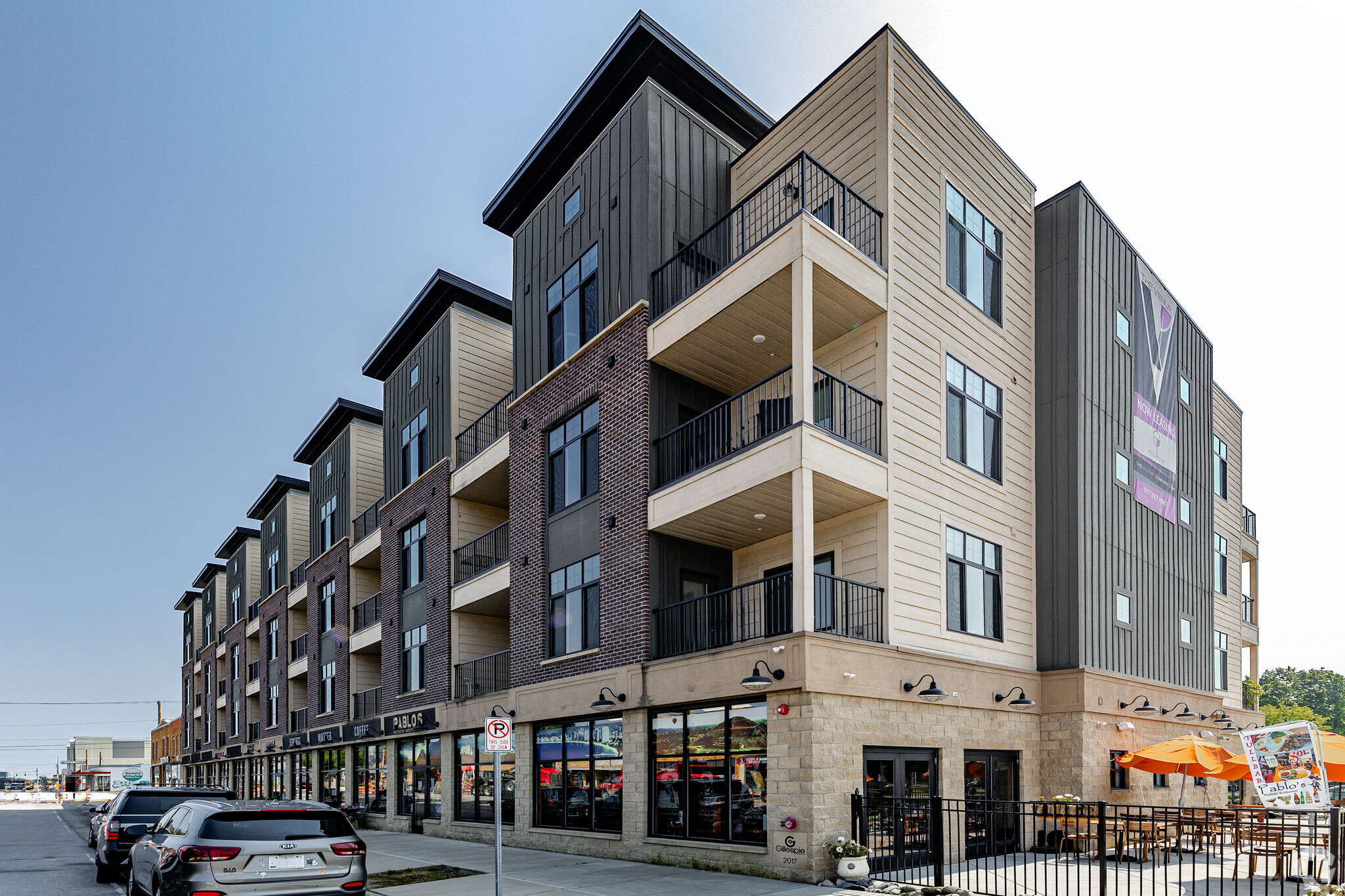 2010-2020 E Michigan Ave, Lansing, MI à vendre Photo principale– Image 1 sur 22