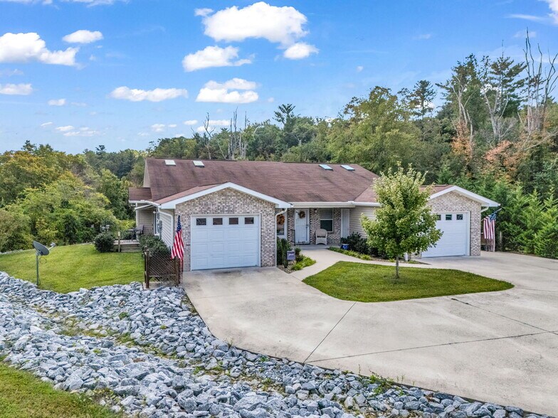 14-64 Cornerstone Way, Hendersonville, NC à vendre - Photo de l’immeuble – Image 3 sur 10