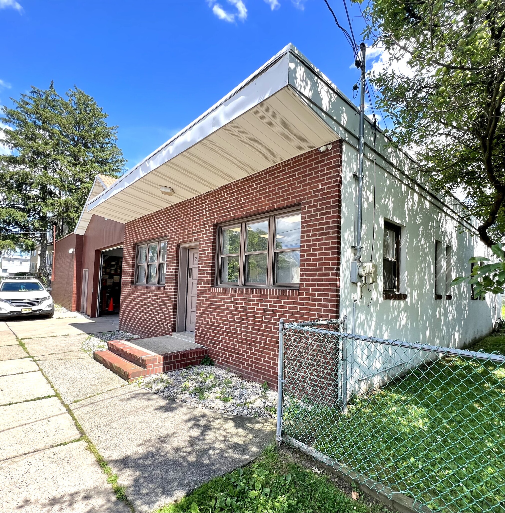 230 Banta Ave, Garfield, NJ à louer Photo principale– Image 1 sur 9