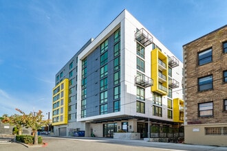 513 1st Ave N, Seattle, WA à louer Photo intérieure– Image 2 sur 5