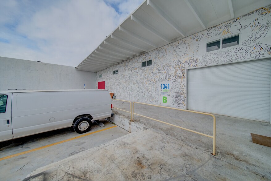 1341 NW 22nd St, Miami, FL à louer - Photo de l’immeuble – Image 2 sur 19