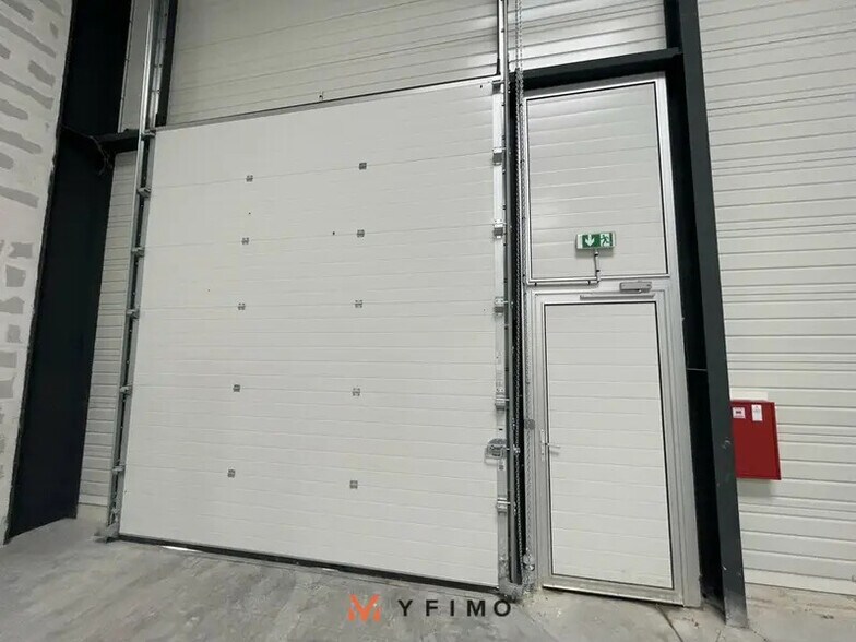 Local d'activités dans Buchelay à vendre - Photo intérieure – Image 3 sur 7