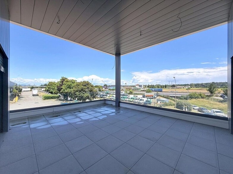 465 Avenue De Joux, Arnas à louer - Photo de l’immeuble – Image 3 sur 16