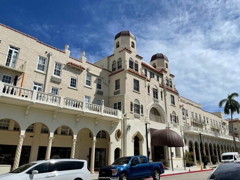 247 Sunrise Ave, Palm Beach, FL à louer - Photo de l’immeuble – Image 1 sur 4