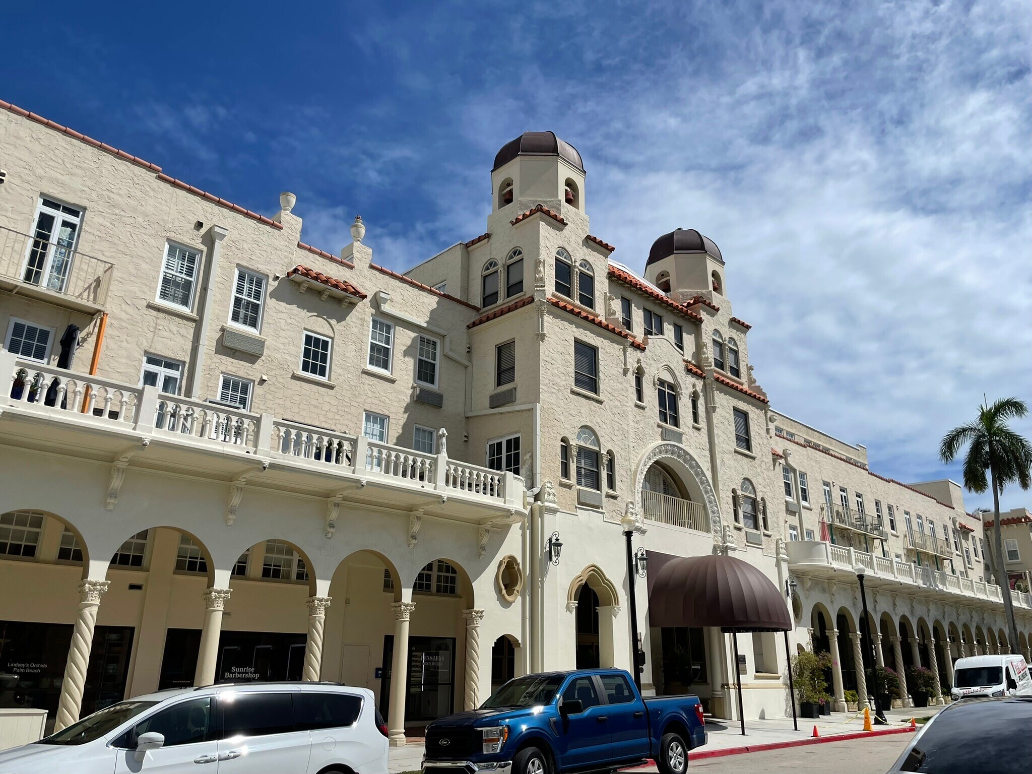 247 Sunrise Ave, Palm Beach, FL à louer Photo de l’immeuble– Image 1 sur 5