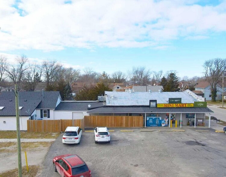 6955-6957 Tecumseh Rd, Lakeshore, ON à vendre - Photo principale – Image 2 sur 6