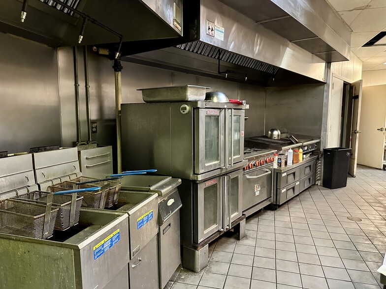 3793 Samet Dr, High Point, NC à louer - Photo intérieure – Image 2 sur 8