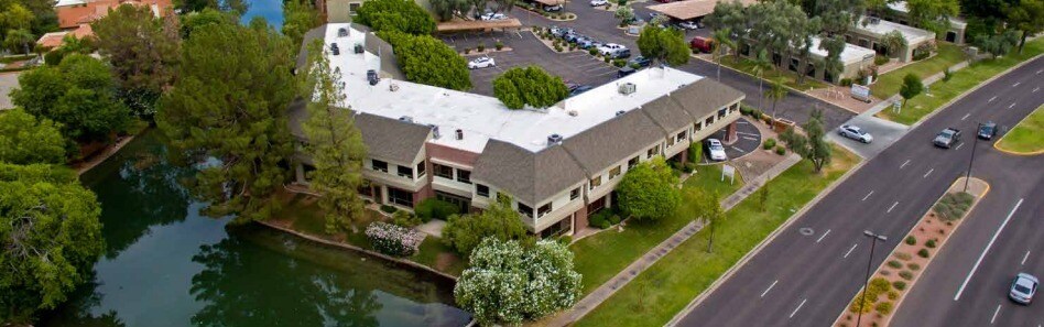 2266 S Dobson Rd, Mesa, AZ à louer - Photo de l’immeuble – Image 2 sur 5
