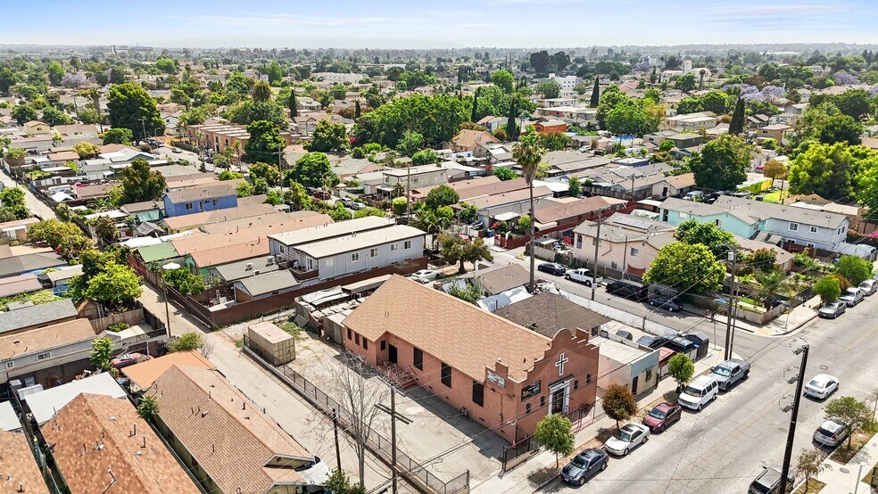 2056 E 103rd St, Los Angeles, CA à vendre - Photo de l’immeuble – Image 1 sur 10
