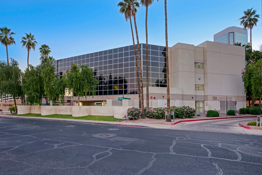 3320 N 2nd St, Phoenix, AZ à louer - Photo de l’immeuble – Image 2 sur 6
