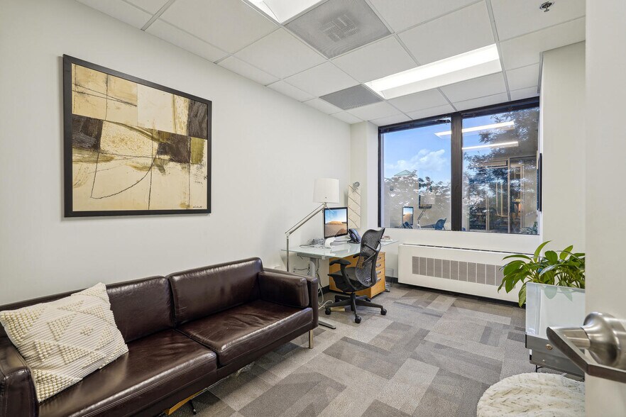 4350 East-West Hwy, Bethesda, MD à louer - Photo intérieure – Image 3 sur 17