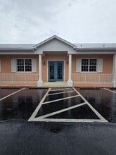 5473 Lee St, Lehigh Acres, FL à louer Photo intérieure– Image 2 sur 12