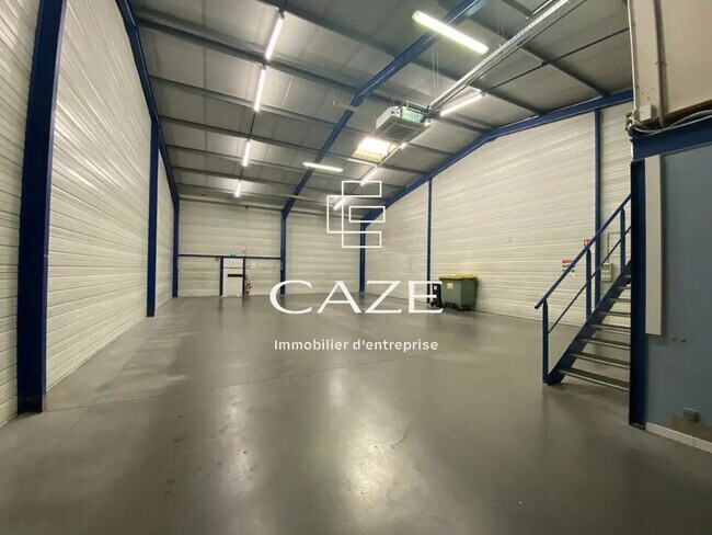 Plus de détails pour Local d'activités à louer