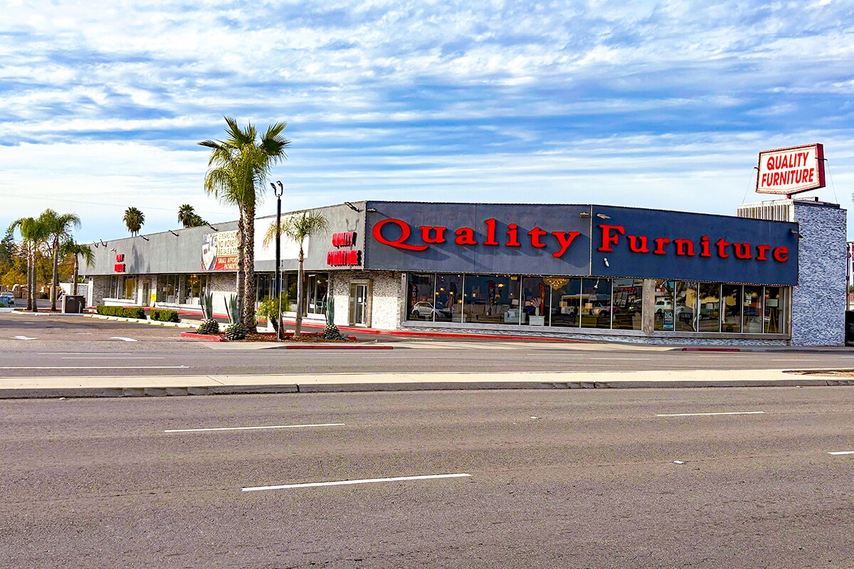 4535 N Blackstone Ave, Fresno, CA à vendre Photo principale– Image 1 sur 2