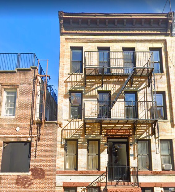 17-26 Woodbine St, Ridgewood, NY à vendre Photo principale– Image 1 sur 7