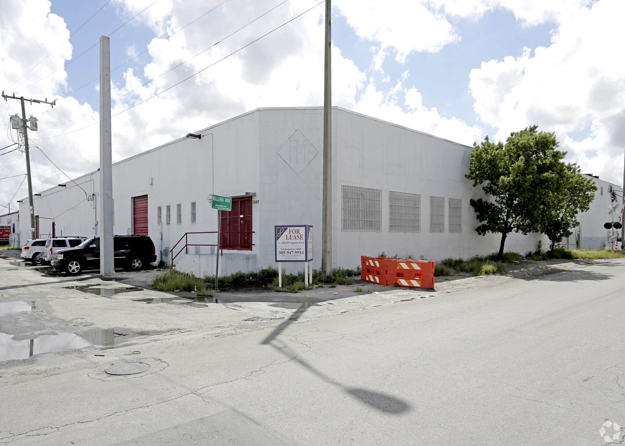 3690 NW 52nd St, Miami, FL à louer Photo principale– Image 1 sur 14