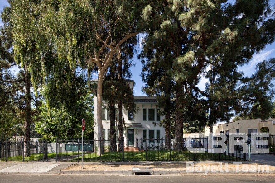 2191 El Sereno Ave, Altadena, CA à vendre - Photo de l’immeuble – Image 3 sur 33