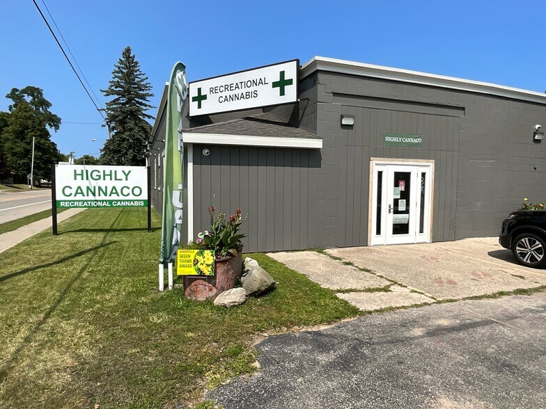 108 U.S. 23, Harrisville, MI à vendre - Photo de l’immeuble – Image 2 sur 10