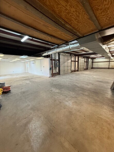 11565 Memorial Parkway Pkwy, Huntsville, AL à louer - Photo de l’immeuble – Image 3 sur 8