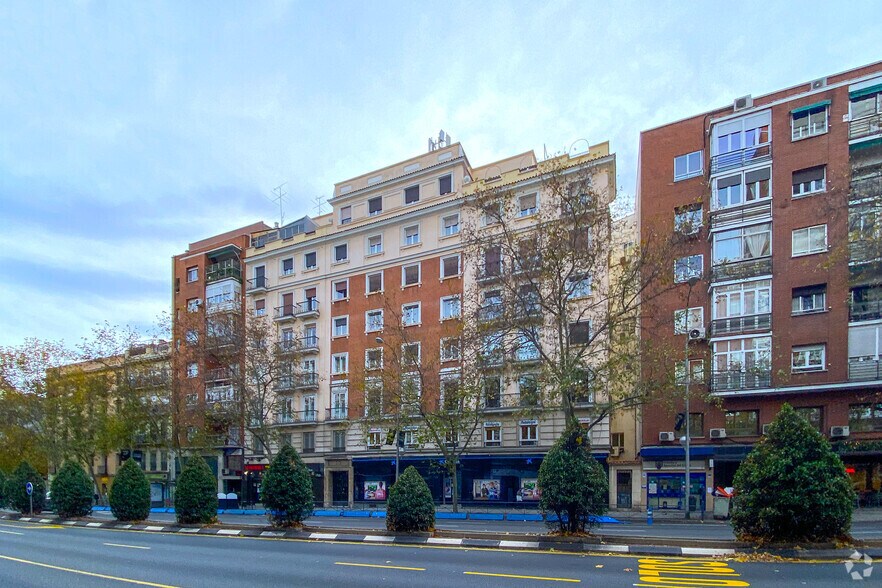 Calle de Francisco Silvela, 55, Madrid, Madrid à louer - Photo de l’immeuble – Image 1 sur 3
