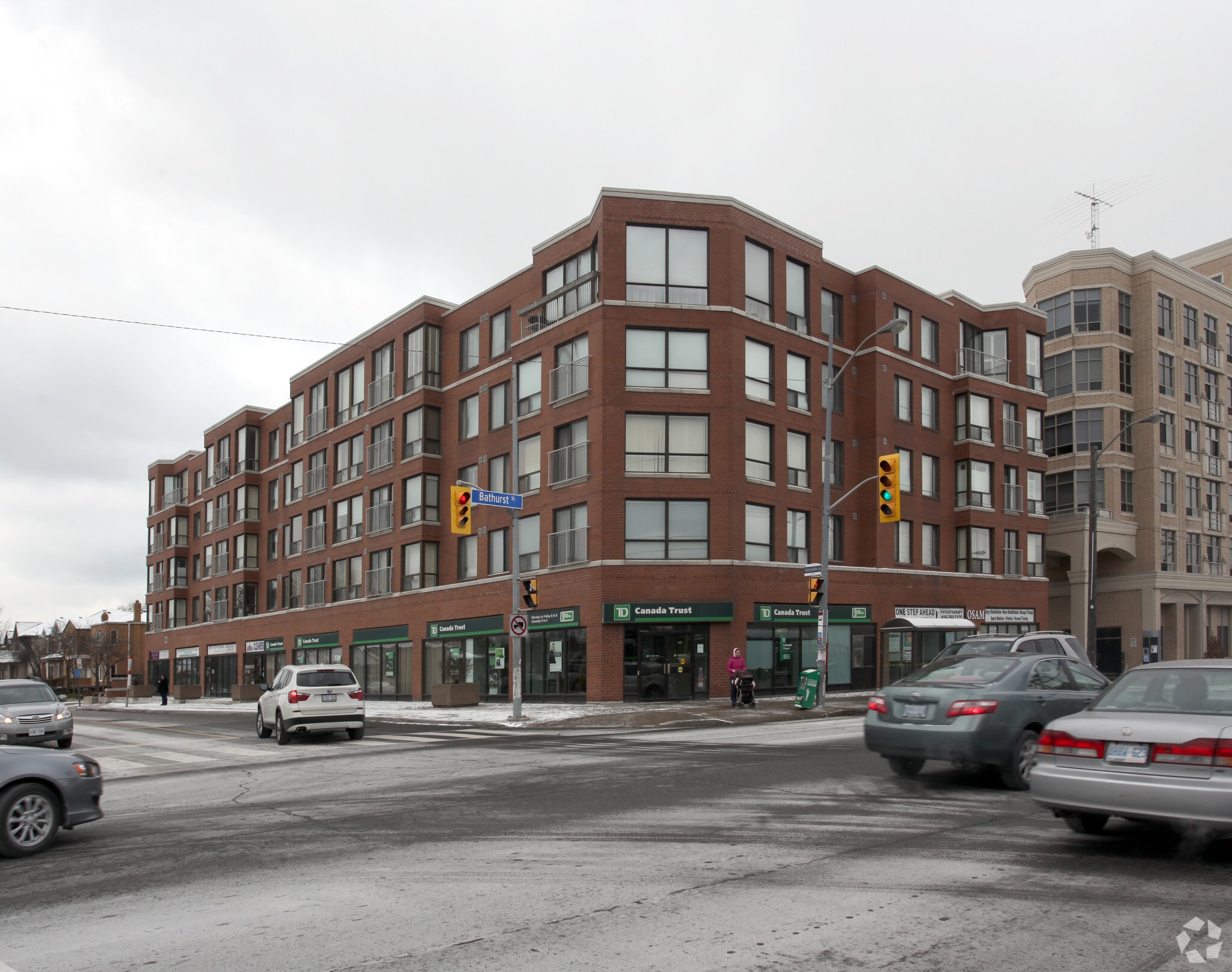 500 Glencairn Ave, Toronto, ON à louer Photo principale– Image 1 sur 4